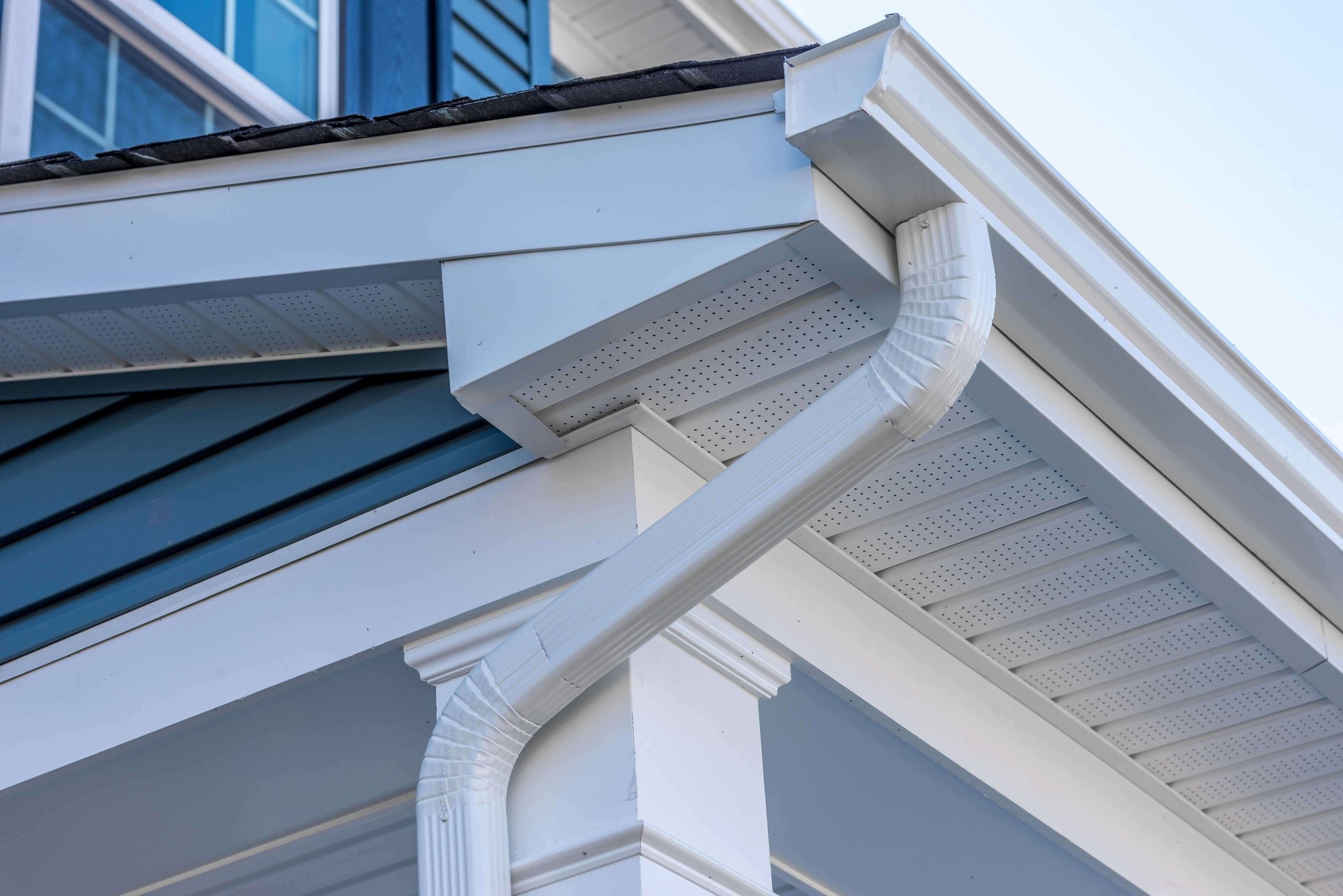 Cheap and durable vinyl gutters installation in Buffalo